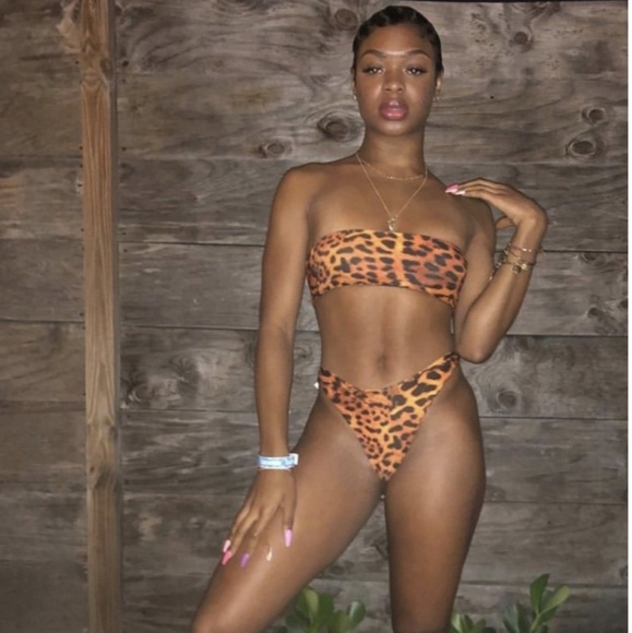 Swimsuit - Picture 2 of 3